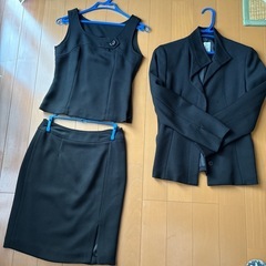 レディーススーツ