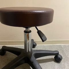 【美品】上下自由自在↑↓合皮レザーの回転イスの画像