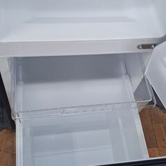 リサイクルショップどりーむ鹿大前店　No1448 冷蔵庫　Panasonic　2024年製　超高年式！　１８０L　定価5.5万円！　高級感あるマットブラックカラー！ちょっと大き目な2ドア冷蔵庫です♪の画像