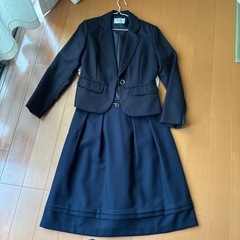 レディーススーツ