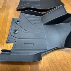 値下げします。ノア、ヴォクシー80用ラゲッジマット､運転席､助手席の画像