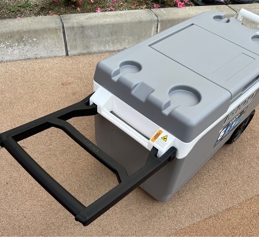 美品　IGLOO クーラーボックス　マックスコールド90QT（８５Ｌ）