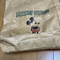 希少ミッキーマウス紙袋風クラッチバックの画像