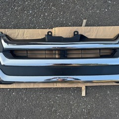 200系　ハイエース　4型　フロントグリル