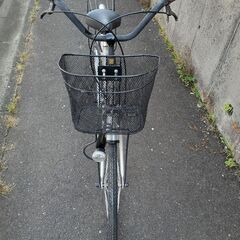 26インチ自転車　ママチャリ　シルバーの画像