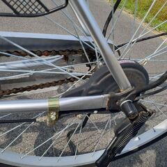 26インチ自転車　ママチャリ　シルバーの画像