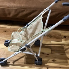 スリーコインズ　おもちゃのベビーカー