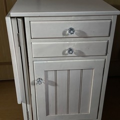 白　学習机　作業机の画像