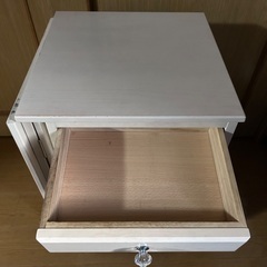 白　学習机　作業机の画像