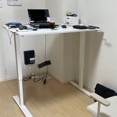 IKEA TROTTEN昇降式デスク／机
