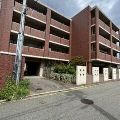 🏡2WAYアクセス　駐車場1台空き有　都心の2LDK　東区…