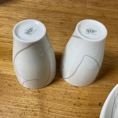 シンプルお皿とコップセット6点の画像
