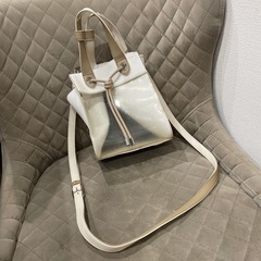 DIANAバッグ　ハンドバッグ　　ショルダーバッグ
