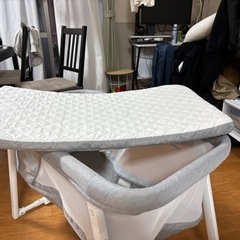 YATOMI ベビーベッドとベットインベッドのクッションの画像
