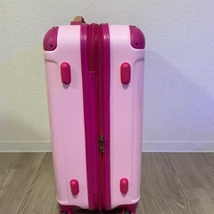 キャリーケース　ピンク色の画像