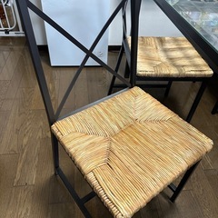 ダイニングテーブルの画像