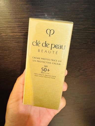 新品クレドポーボーテ日焼け止めクリーム