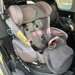 アップリカ　チャイルドシートフラディアグロウ　isofix360...