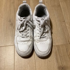 スニーカー　ホワイト