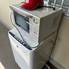 洗濯機と電子レンジ　( 自転車ヘルメットおまけ)