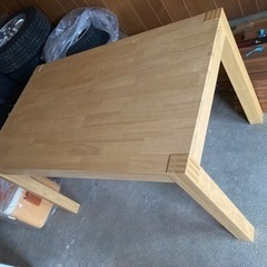 IKEA ダイニングテーブルの画像