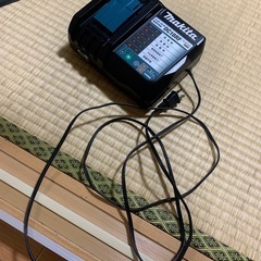 マキタ 18v  純正充電器の画像
