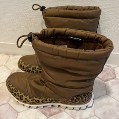 【新品】23.5cmスノーブーツ リーボック【新品】の画像