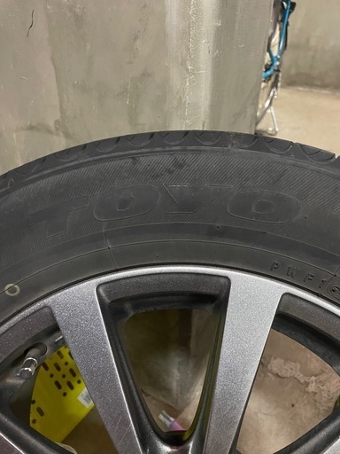 トーヨー夏タイヤ215/60r16