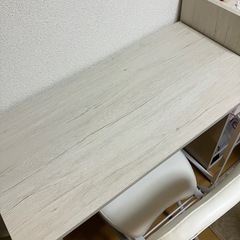 【お話し中】折りたたみデスクと折りたたみイス