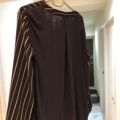 セミフォーマル　服の画像