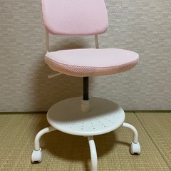 IKEA“VIMUND“子供用学習イス(ピンク)