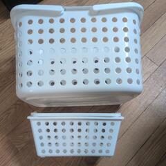 譲渡者決定‼️お値下げします‼️【🌷ニトリ・ホワイトランドリー入れ➕️小物入れ】の画像