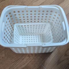 譲渡者決定‼️お値下げします‼️【🌷ニトリ・ホワイトランドリー入れ➕️小物入れ】の画像