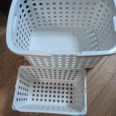 譲渡者決定‼️お値下げします‼️【🌷ニトリ・ホワイトランドリー入れ➕️小物入れ】の画像