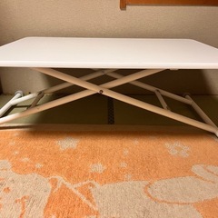 無段階昇降テーブルの画像