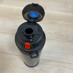 サーモス　水筒の画像