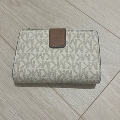 新品⭐️MICHEAL KORS財布の画像