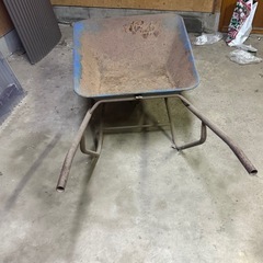 【お話中】
農作業用一輪車（無料）