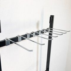ハンギングディスプレイ　業務用ハンガーラック　可動式フック14個・キャスター付き スラックスハンガー/ソックスハンガー/展示用什器の画像