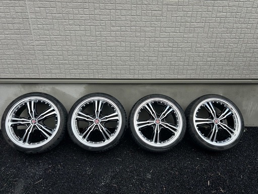 19インチホイールタイヤセット　225/35/19 PCD114.3 8J +48