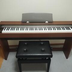 お取引中　電子ピアノ　椅子付き　ｐrivia　引き取り限定