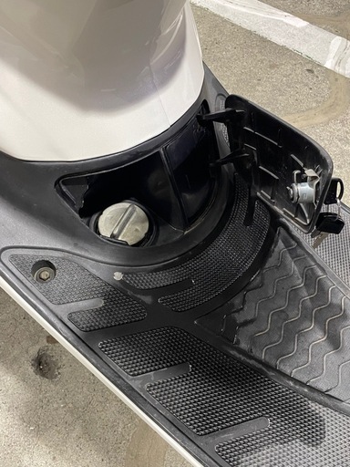 ライブディオ　リアタイヤバッテリー新品　調子良好　千葉県より　配達可能です！ ライブディオ リアタイヤバッテリー新品 調子良好 千葉県より