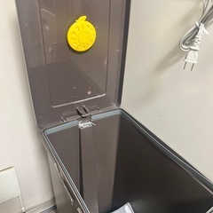 足踏み開閉　ゴミ箱BOXの画像