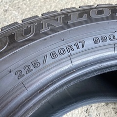 2023年製 ほぼ新品 ダンロップ 225/60R17 4本 超バリ山 アルファードアウトバックエクストレイルなどにの画像