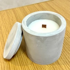 【ジモティー販売済み】コンクリート製蓋つきキャンドルの画像