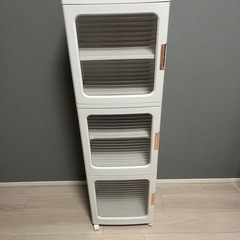 収納キャビネット