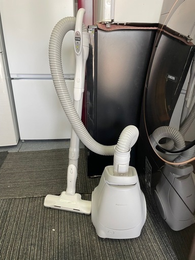 配送可能　保証付き 2024年製パナソニック Panasonic キャニスター掃除機 紙パック式 グレー MC-PJ23A-H