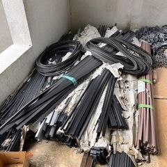 建築、土木用資材　材料　鉄筋スペーサー　面木などの画像