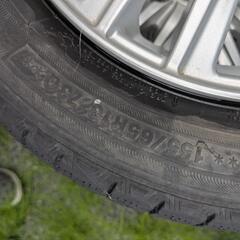 スタッドレス 155/65R13 13インチ 4本セット(1本バースト)の画像