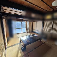 ●10年住んだら家あげます●土地190坪!!●高岡市本郷・四屋エリア●平屋使いできる古民家●敷地内に別途木造2階建倉庫、ガレージあり●民泊、カフェや事務所、作業場、資材置場、バイクガレージ、アトリエや寮にも●居室8部屋以上●自由にリノベ可能●敷金・礼金0円●利便性良好●RENT●売買も交渉可能● - 賃貸（マンション/一戸建て）